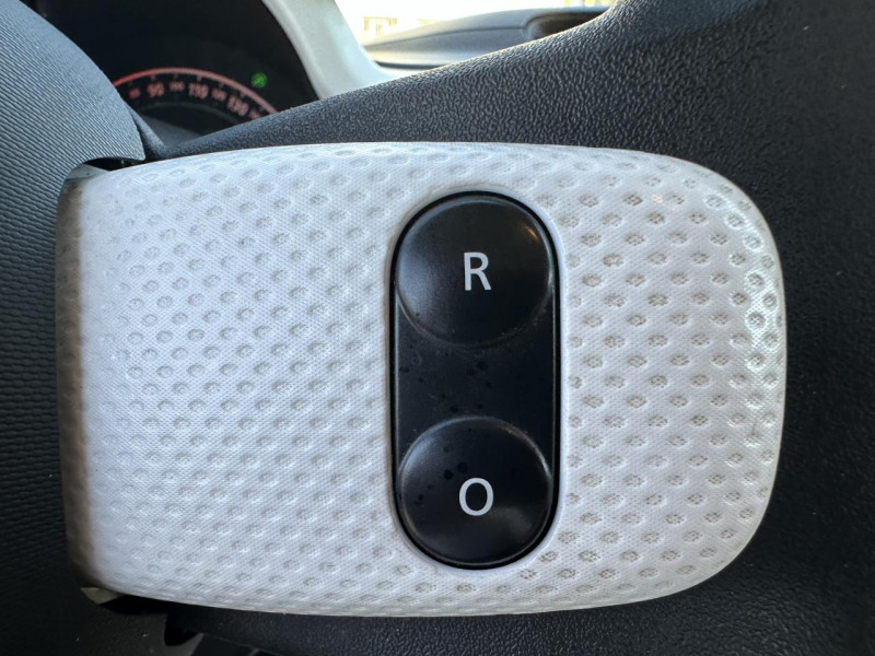 Photo 47 de l'offre de RENAULT TWINGO 0.9 TCE - 95 ZEN   CLIM à 11990€ chez Triplo auto