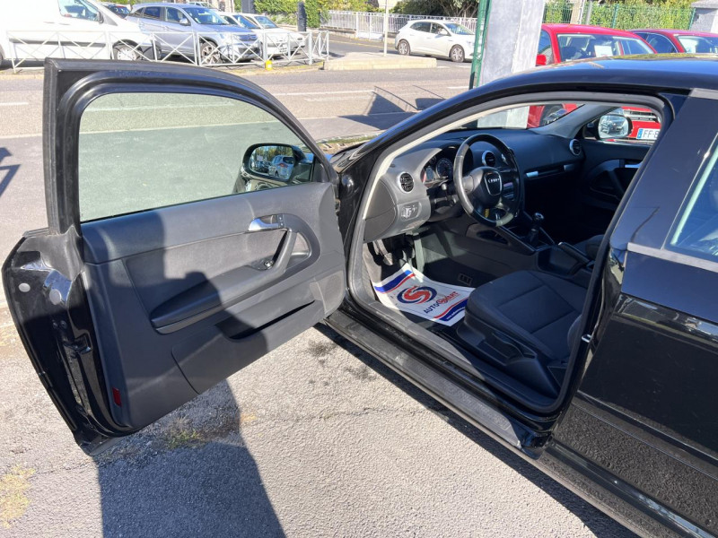 Photo 32 de l'offre de AUDI A3 1.6 TDI 105 S/S AMBIENTE CLIM   DISTRI OK à 9990€ chez Triplo auto