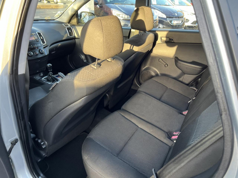 Photo 38 de l'offre de HYUNDAI I30 1.6 CRDI 115 PACK CONFORT II à 6490€ chez Triplo auto
