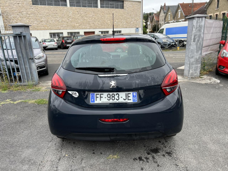 Photo 4 de l'offre de PEUGEOT 208 1.2I PURETECH - 68 LIKE   CLIM à 10990€ chez Triplo auto
