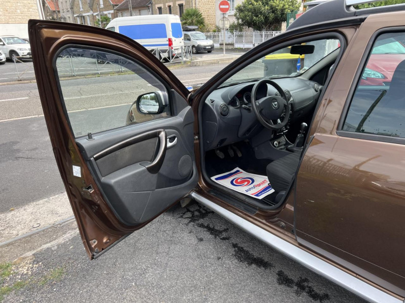 Photo 30 de l'offre de DACIA DUSTER 1.5 DCI FAP - 110 4X4 PRESTIGE CLIM   ATTELAGE à 12990€ chez Triplo auto