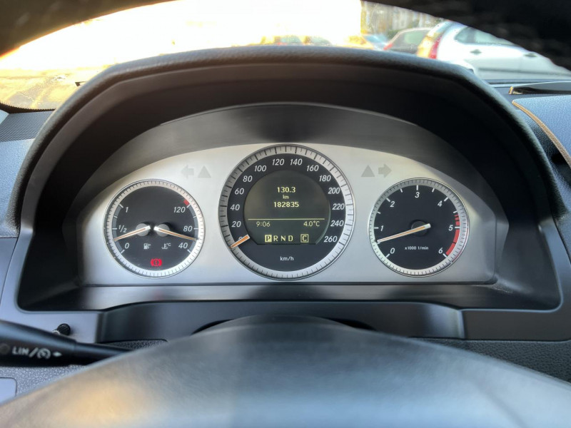 Photo 50 de l'offre de MERCEDES-BENZ CLASSE C 320 CDI 3.0 BVA ELéGANCE  TOIT OUVRANT GPS CUIR à 12490€ chez Triplo auto
