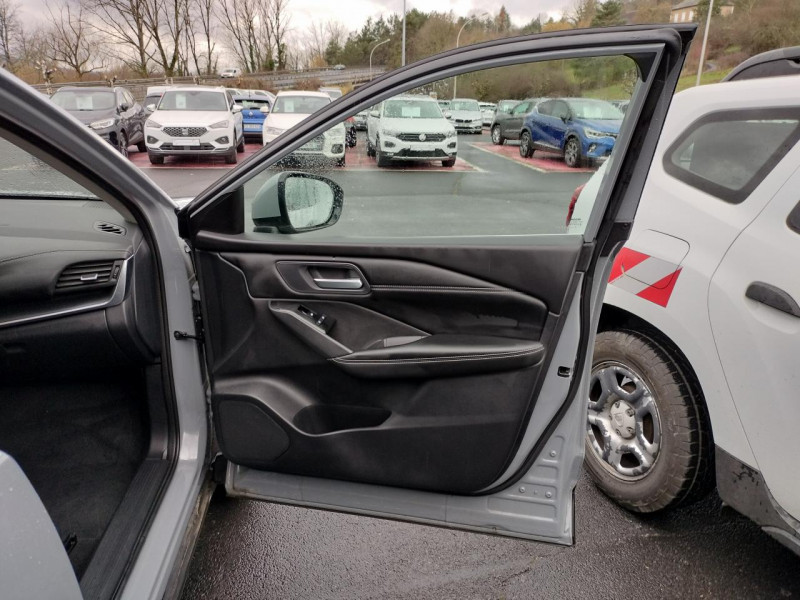 Photo 31 de l'offre de NISSAN QASHQAI 1.3 MILD HYBRID - 140  N-CONNECTA  à 28990€ chez Triplo auto