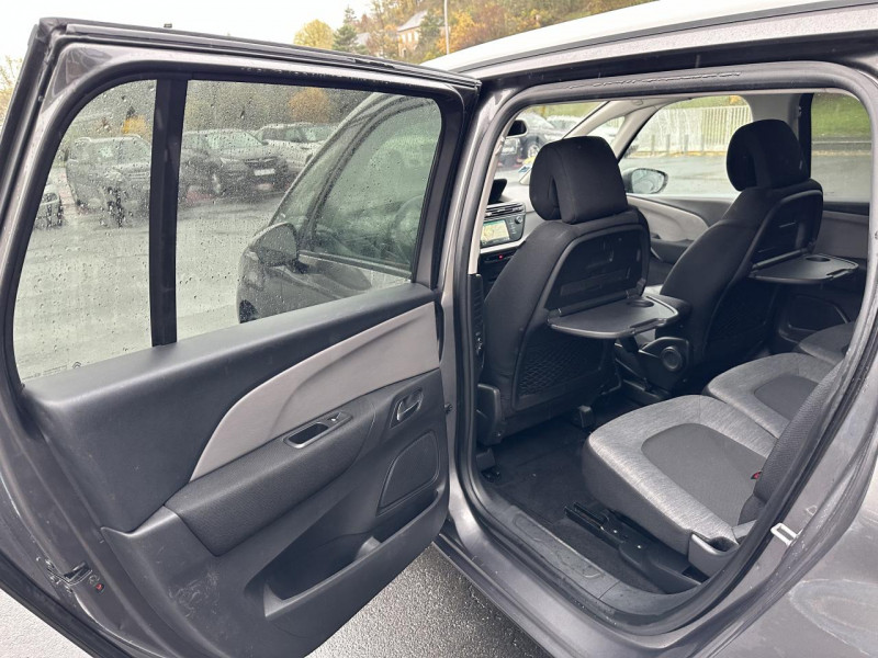 Photo 31 de l'offre de CITROEN C4 PICASSO GRAND 7PL 1.5 BLUEHDI - 130 S&S SHINE   ATTELAGE  à 17990€ chez Triplo auto