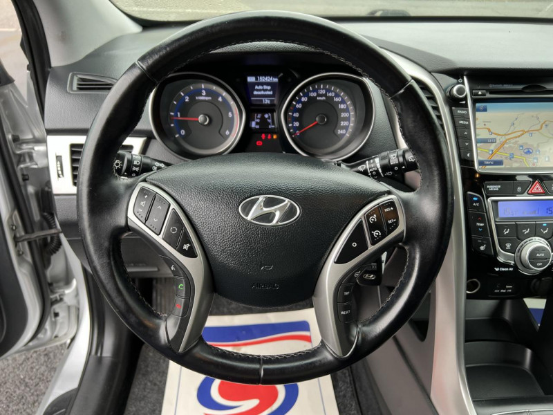 Photo 46 de l'offre de HYUNDAI I30 1.6 CRDI FAP - 110 PACK BUSINESS GPS   CAMERA AR à 10490€ chez Triplo auto