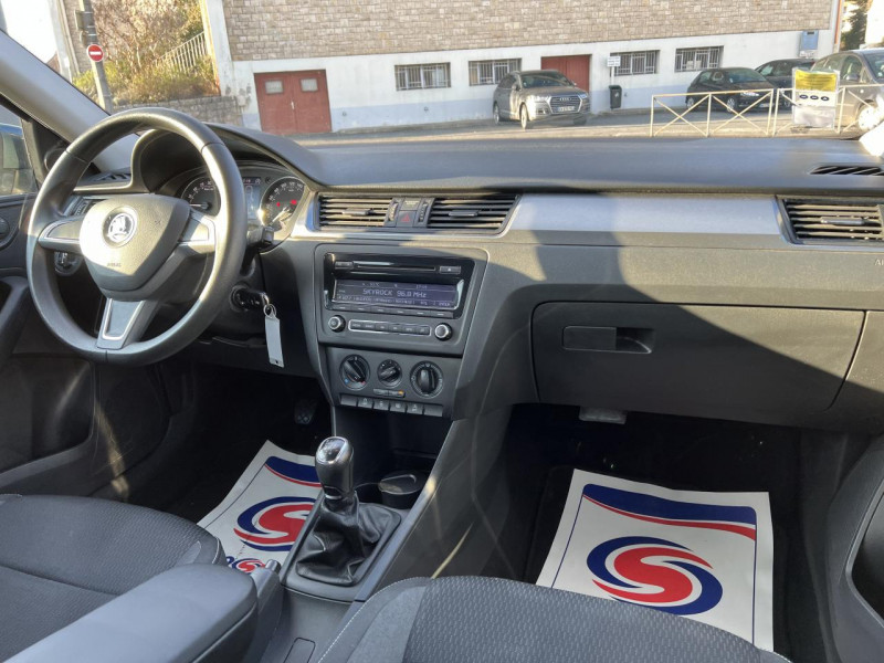 Photo 31 de l'offre de SKODA RAPID 1.6 TDI - 90 GREENTEC AMBITION CLIM   RADAR AR à 7990€ chez Triplo auto