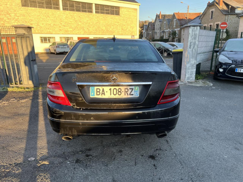 Photo 4 de l'offre de MERCEDES-BENZ CLASSE C 320 CDI 3.0 BVA ELéGANCE  TOIT OUVRANT GPS CUIR à 12490€ chez Triplo auto