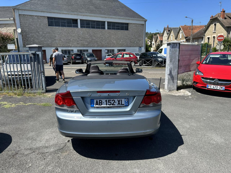 Photo 29 de l'offre de VOLVO C70 2.0 FAP - 136 COUPE CABRIOLET MOMENTUM CLIM à 11990€ chez Triplo auto