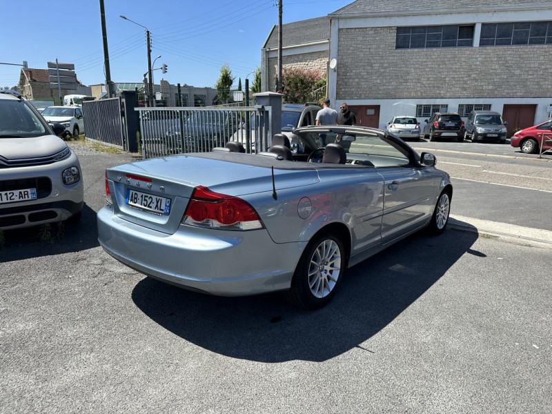Photo 30 de l'offre de VOLVO C70 2.0 FAP - 136 COUPE CABRIOLET MOMENTUM CLIM à 11990€ chez Triplo auto