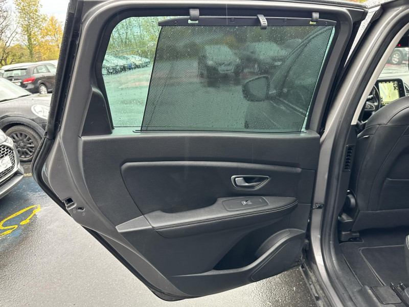 Photo 31 de l'offre de RENAULT SCENIC GRAND 7PLACES 1.7 DCI 150 EDC INTENS GPS CAMERA à 23490€ chez Triplo auto