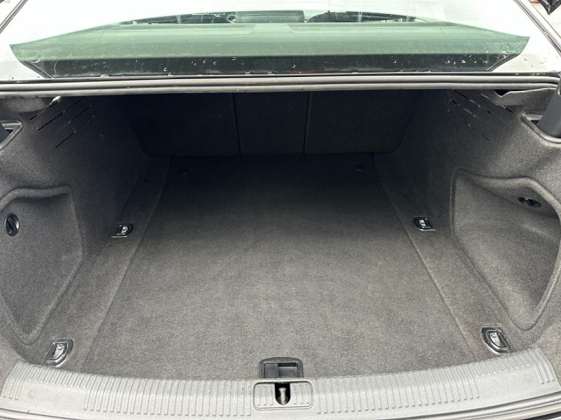 Photo 14 de l'offre de AUDI A4 2.0 TDI 150 BVA S-TRONIC BUSINESS LINE   CUIR à 19490€ chez Triplo auto