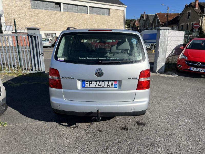 Photo 4 de l'offre de VOLKSWAGEN TOURAN 1.6 - 116 FSI CONFORT 5PL   CLIM à 6490€ chez Triplo auto