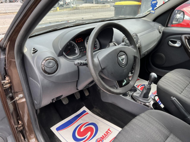 Photo 39 de l'offre de DACIA DUSTER 1.5 DCI FAP - 110 4X4 PRESTIGE CLIM   ATTELAGE à 12990€ chez Triplo auto