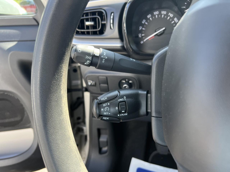 Photo 45 de l'offre de CITROEN C3 1.2 PURETECH - 83 S&S FEEL PACK GPS   CLIM à 15990€ chez Triplo auto