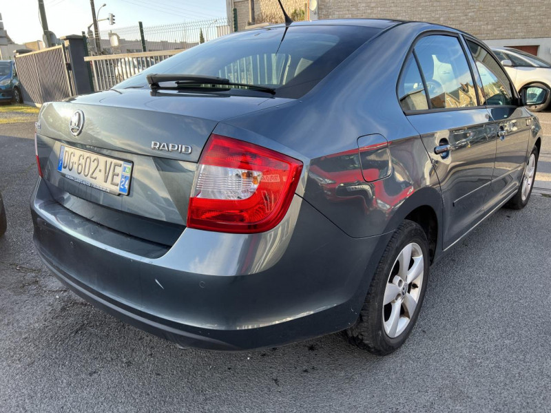 Photo 23 de l'offre de SKODA RAPID 1.6 TDI - 90 GREENTEC AMBITION CLIM   RADAR AR à 7990€ chez Triplo auto