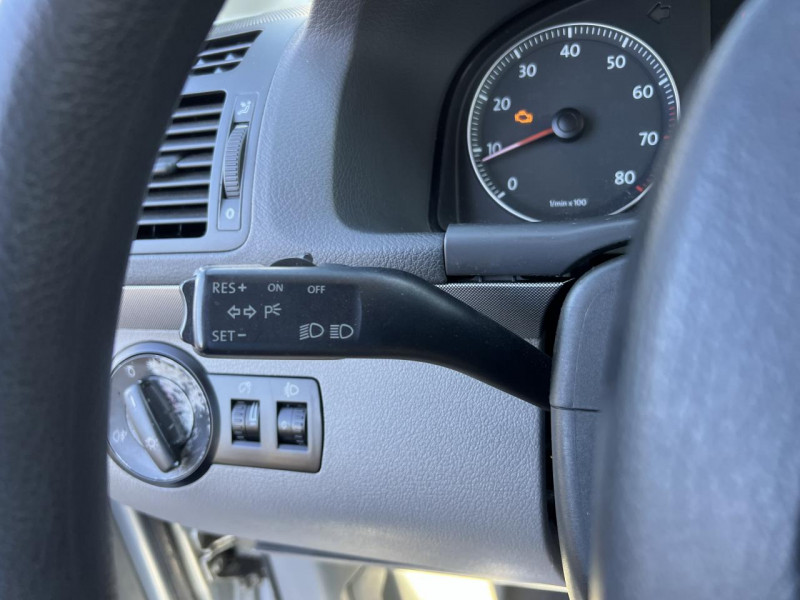 Photo 43 de l'offre de VOLKSWAGEN TOURAN 1.6 - 116 FSI CONFORT 5PL   CLIM à 6490€ chez Triplo auto