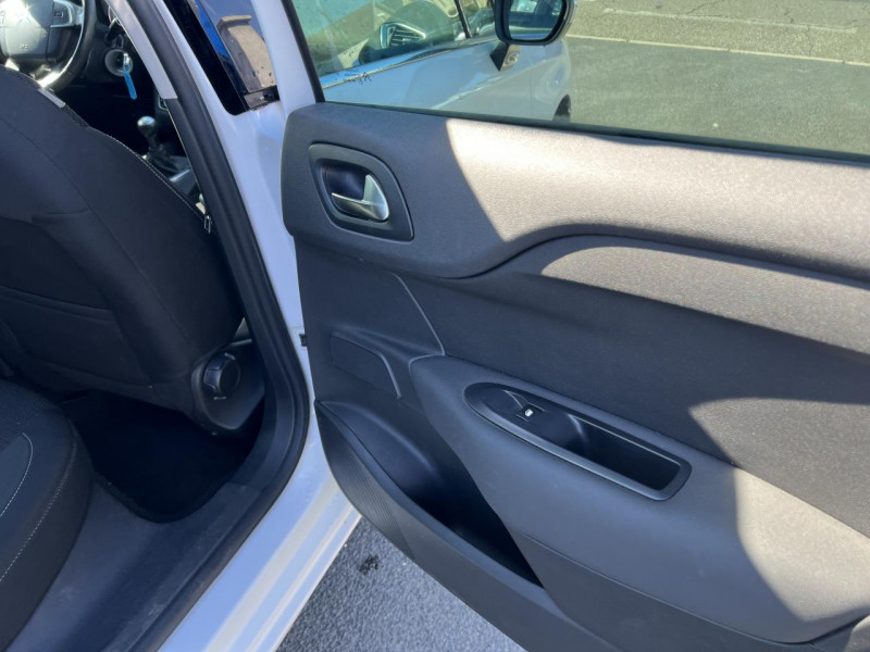 Photo 30 de l'offre de CITROEN C4 1.6 HDI - 90 MILLENIUM GPS   CLIM   ATTELAGE à 10990€ chez Triplo auto