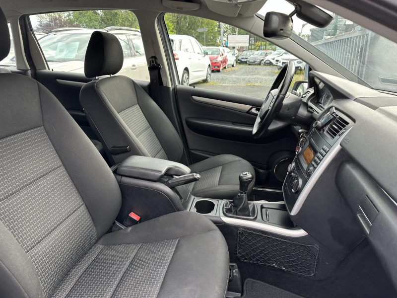 Photo 36 de l'offre de MERCEDES-BENZ CLASSE B B 180 CDI FAP DESIGN CLIM   ATTELAGE à 9990€ chez Triplo auto