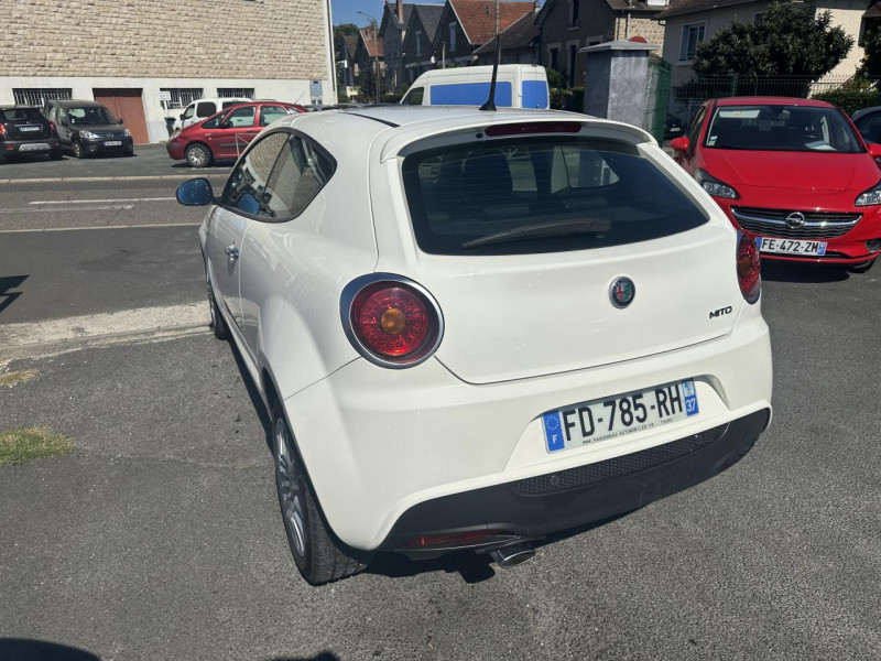 Photo 3 de l'offre de ALFA ROMEO MITO 1.3 JTDM - 95 S&S SUPER   CLIM à 12490€ chez Triplo auto