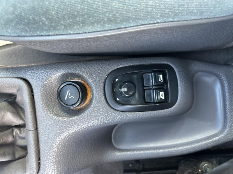Photo 49 de l'offre de PEUGEOT 206  1.4I - 75 XT PACK   CLIM à 6490€ chez Triplo auto