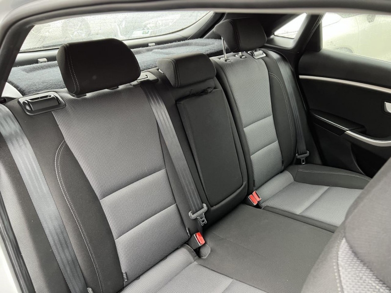 Photo 11 de l'offre de HYUNDAI I30 1.6 CRDI FAP - 110 PACK BUSINESS GPS   CAMERA AR à 10490€ chez Triplo auto
