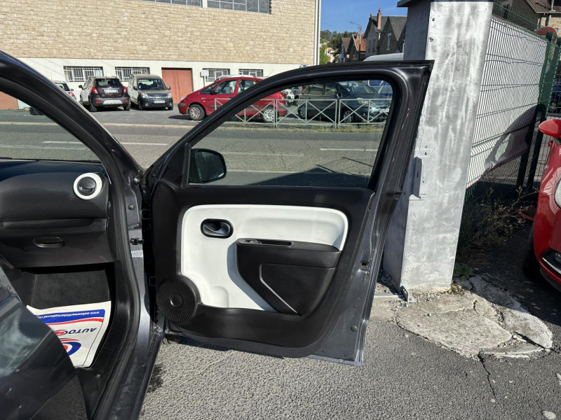 Photo 33 de l'offre de RENAULT TWINGO 0.9 TCE - 95 ZEN   CLIM à 11990€ chez Triplo auto