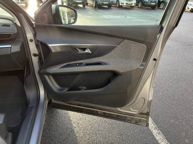 Photo 33 de l'offre de PEUGEOT 3008  2.0 BHDI S&S 150 ALLURE CLIM   ENTRETIEN à JOUR à 19990€ chez Triplo auto