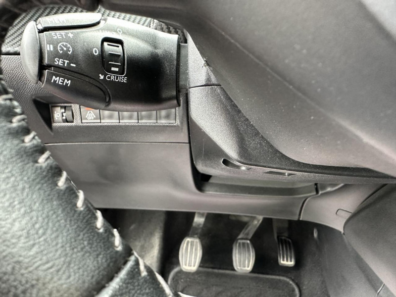 Photo 26 de l'offre de PEUGEOT 2008 1.2I PURETECH 12V S&S - 100 ACTIVE GPS   CLIM à 21990€ chez Triplo auto