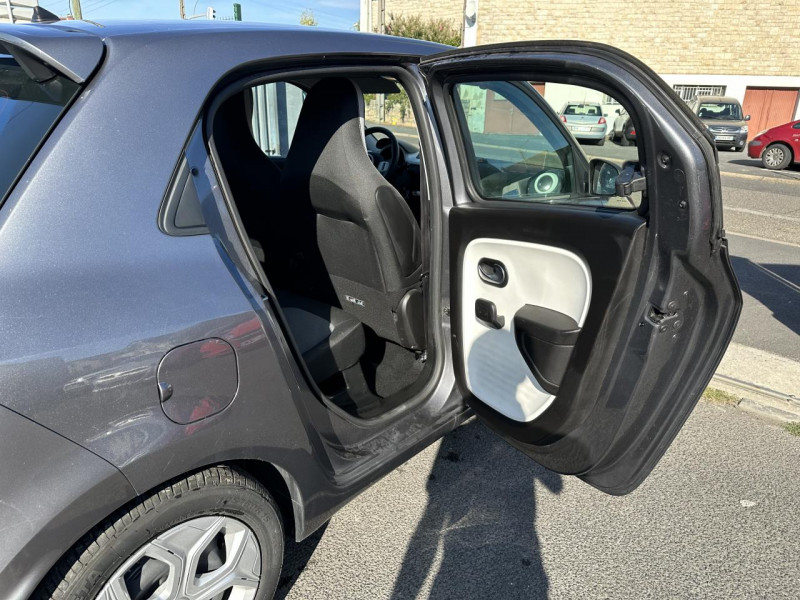 Photo 28 de l'offre de RENAULT TWINGO 0.9 TCE - 95 ZEN   CLIM à 11990€ chez Triplo auto