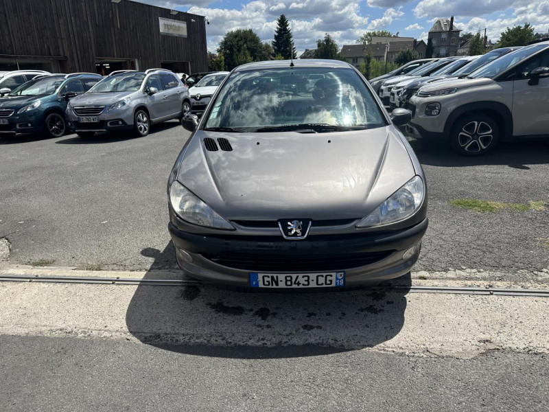 Photo 8 de l'offre de PEUGEOT 206  1.4I - 75 XT PACK   CLIM à 6490€ chez Triplo auto
