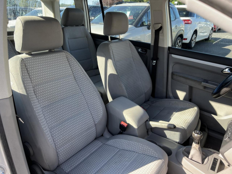 Photo 12 de l'offre de VOLKSWAGEN TOURAN 1.6 - 116 FSI CONFORT 5PL   CLIM à 6490€ chez Triplo auto