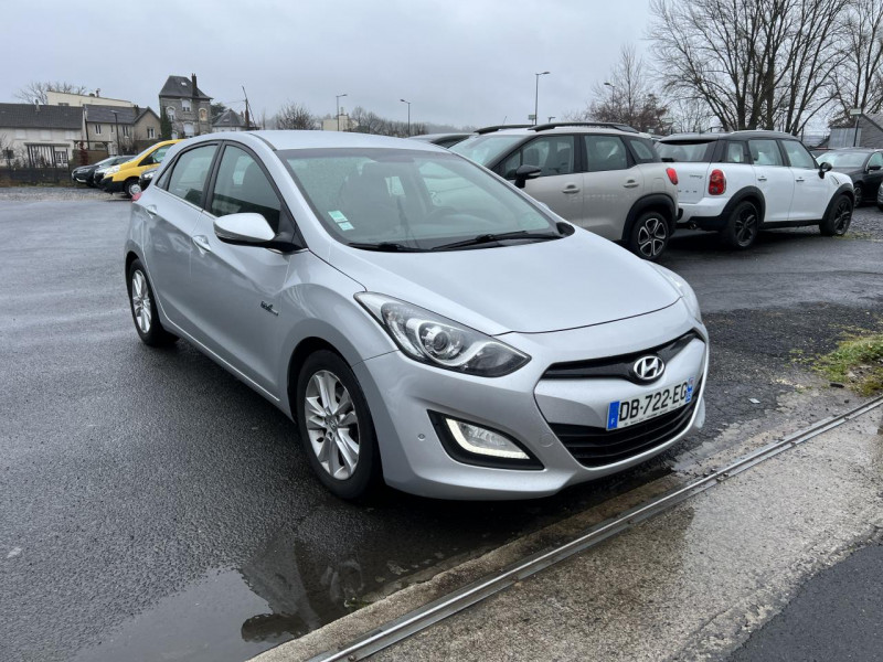Photo 7 de l'offre de HYUNDAI I30 1.6 CRDI FAP - 110 PACK BUSINESS GPS   CAMERA AR à 10490€ chez Triplo auto