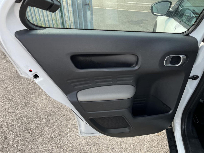 Photo 31 de l'offre de CITROEN C4 CACTUS 1.5 BLUEHDI - 100 S&S FEEL BUSINESS GPS   CLIM à 13990€ chez Triplo auto