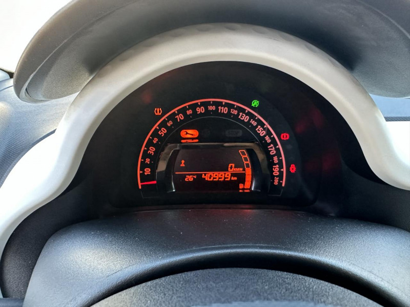 Photo 50 de l'offre de RENAULT TWINGO 0.9 TCE - 95 ZEN   CLIM à 11990€ chez Triplo auto