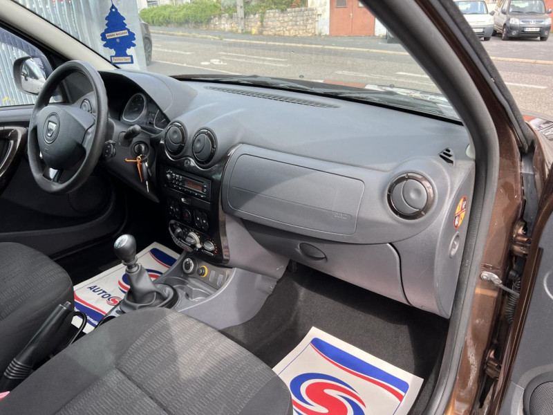 Photo 29 de l'offre de DACIA DUSTER 1.5 DCI FAP - 110 4X4 PRESTIGE CLIM   ATTELAGE à 12990€ chez Triplo auto