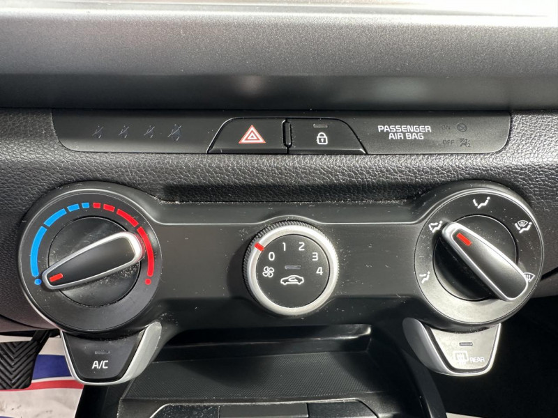 Photo 18 de l'offre de KIA RIO 1.0 T-GDI - 100 S&S PREMIUM CLIM   CAMERA AR à 13990€ chez Triplo auto