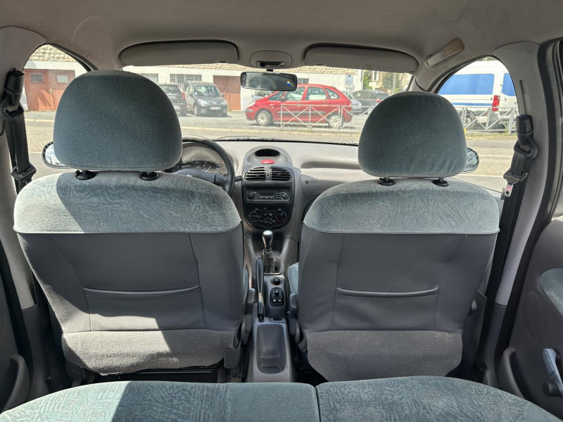 Photo 10 de l'offre de PEUGEOT 206  1.4I - 75 XT PACK   CLIM à 6490€ chez Triplo auto