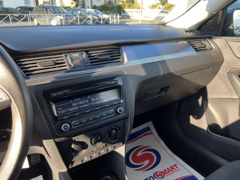 Photo 50 de l'offre de SKODA RAPID 1.6 TDI - 90 GREENTEC AMBITION CLIM   RADAR AR à 7990€ chez Triplo auto
