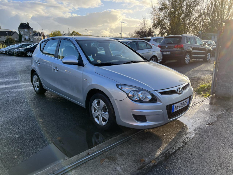 Photo 7 de l'offre de HYUNDAI I30 1.6 CRDI 115 PACK CONFORT II à 6490€ chez Triplo auto