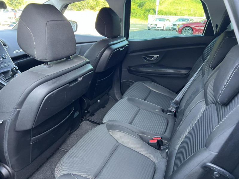 Photo 40 de l'offre de RENAULT SCENIC 1.5 ENERGY DCI - 110 ZEN GPS   CLIM à 14990€ chez Triplo auto