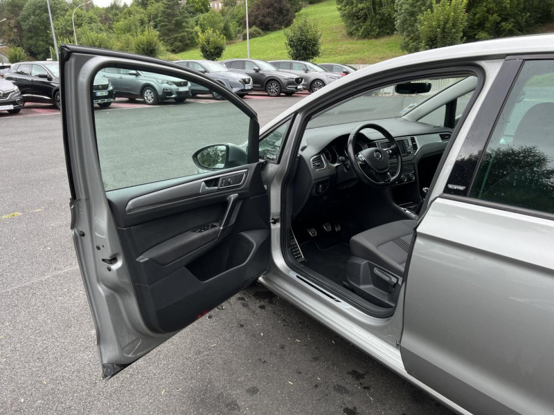 Photo 39 de l'offre de VOLKSWAGEN GOLF 1.6 TDI - 115 CONFORTLINE BUSINESS GPS   CLIM à 14990€ chez Triplo auto