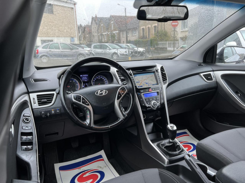 Photo 40 de l'offre de HYUNDAI I30 1.6 CRDI FAP - 110 PACK BUSINESS GPS   CAMERA AR à 10490€ chez Triplo auto