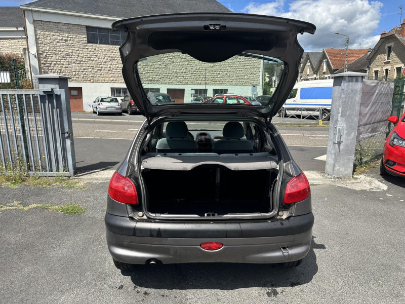 Photo 9 de l'offre de PEUGEOT 206  1.4I - 75 XT PACK   CLIM à 6490€ chez Triplo auto