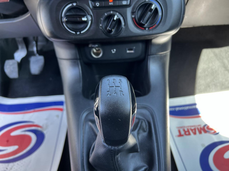 Photo 19 de l'offre de CITROEN C3 1.2 PURETECH - 82 FEEL   CLIM à 12990€ chez Triplo auto