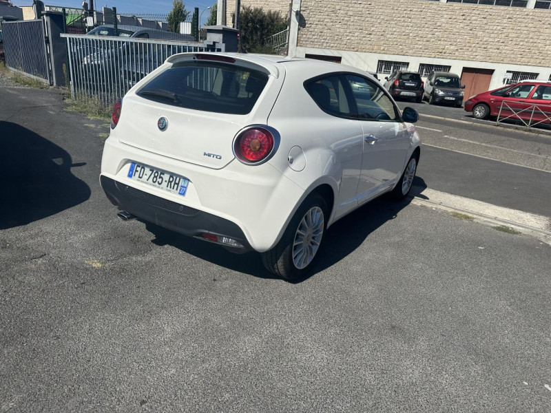 Photo 5 de l'offre de ALFA ROMEO MITO 1.3 JTDM - 95 S&S SUPER   CLIM à 12490€ chez Triplo auto