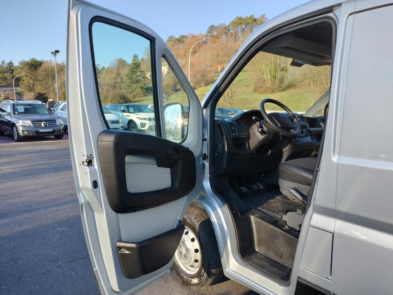 Photo 37 de l'offre de CITROEN JUMPER III CLUB 2.0 BHDI 110 CLIM TVA à 21990€ chez Triplo auto