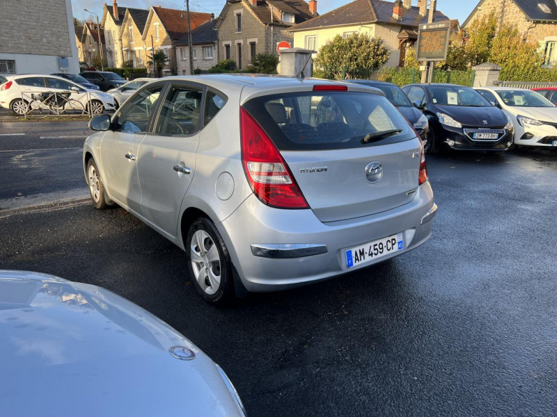 Photo 3 de l'offre de HYUNDAI I30 1.6 CRDI 115 PACK CONFORT II à 6490€ chez Triplo auto