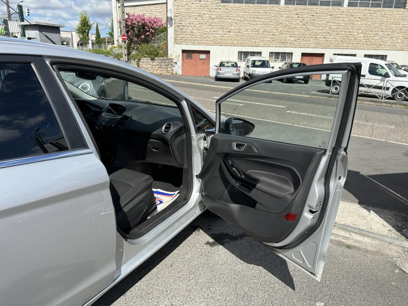 Photo 31 de l'offre de FORD FIESTA 1.0 SCTI ECOBOOST - 100 S&S TITANIUM GPS   CLIM à 11490€ chez Triplo auto