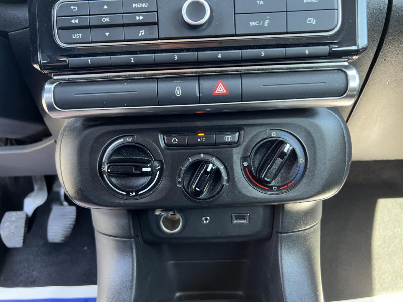 Photo 17 de l'offre de CITROEN C3 1.2 PURETECH - 82 FEEL   CLIM à 12990€ chez Triplo auto