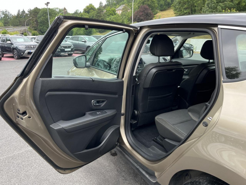 Photo 29 de l'offre de RENAULT SCENIC 1.6 ENERGY DCI - 130 BUSINESS GPS   CAMERA AR à 18490€ chez Triplo auto